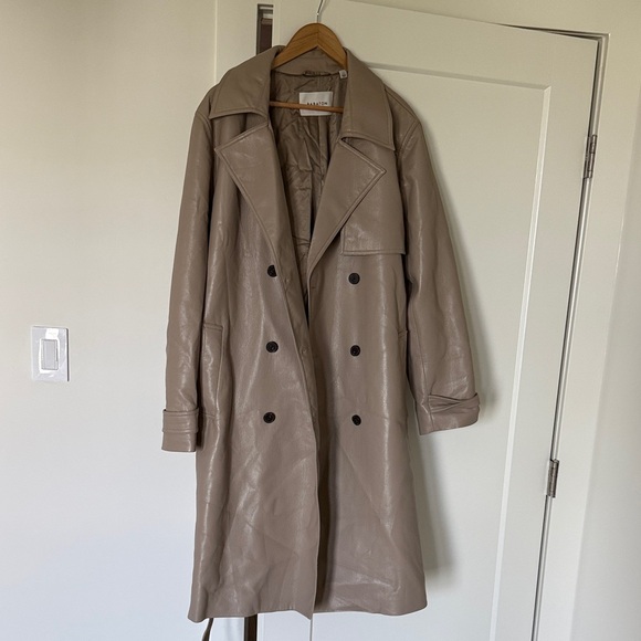 Babaton Jackets & Blazers - Babaton Tabloid Trenchcoat | Aritzia